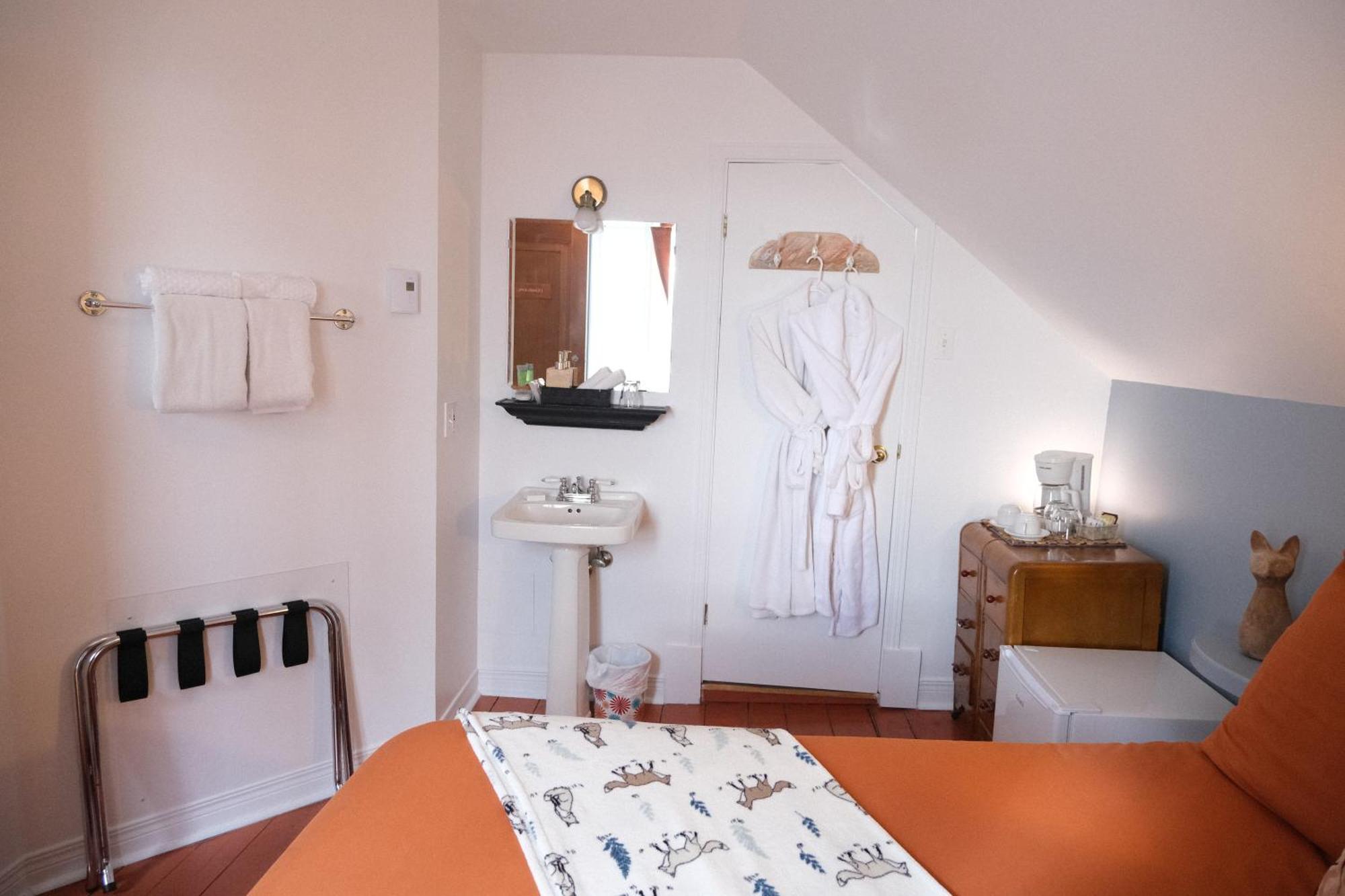 Bed and Breakfast Les Pinsons Des Rives La Malbaie Habitación foto