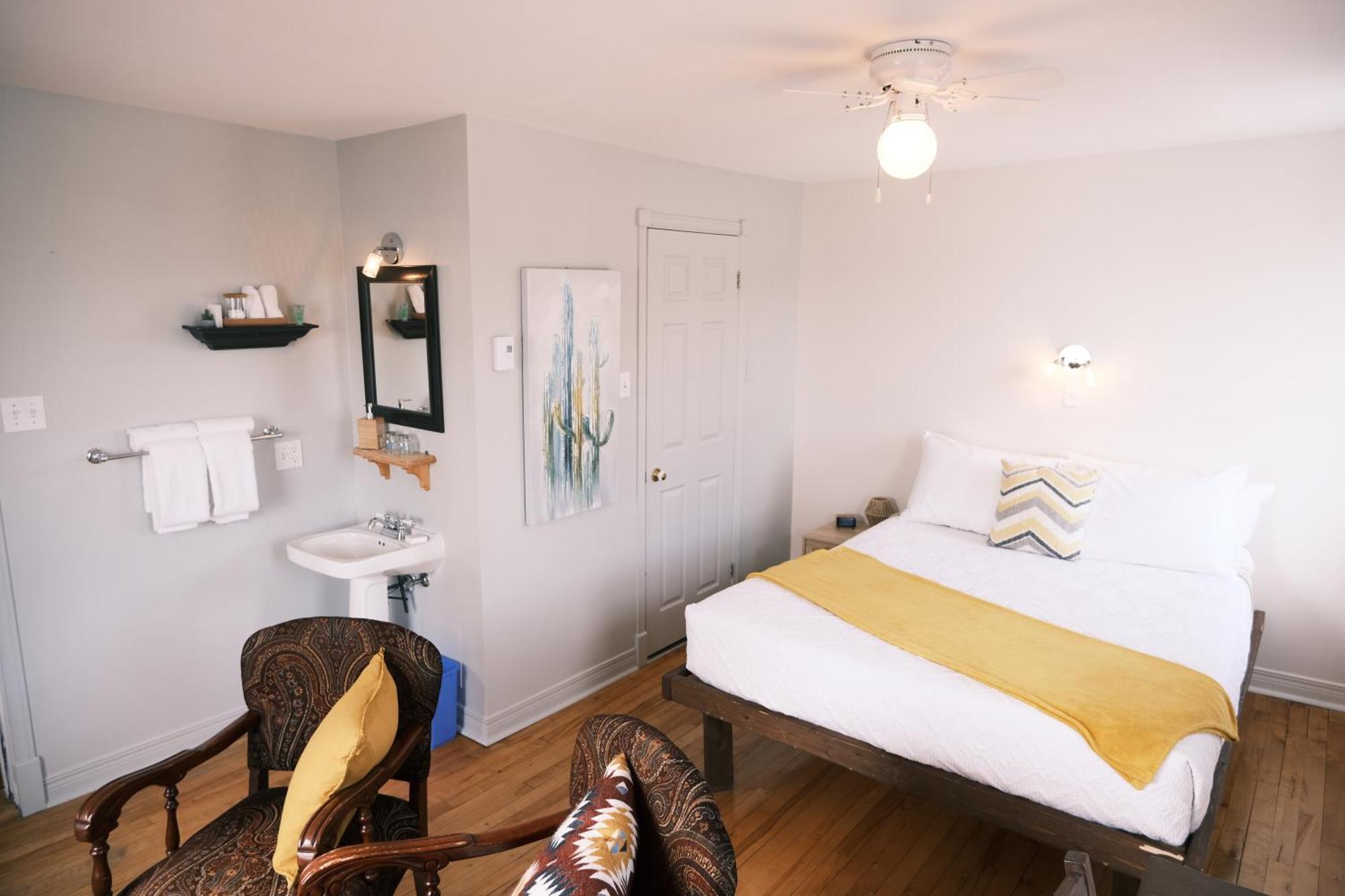 Bed and Breakfast Les Pinsons Des Rives La Malbaie Habitación foto