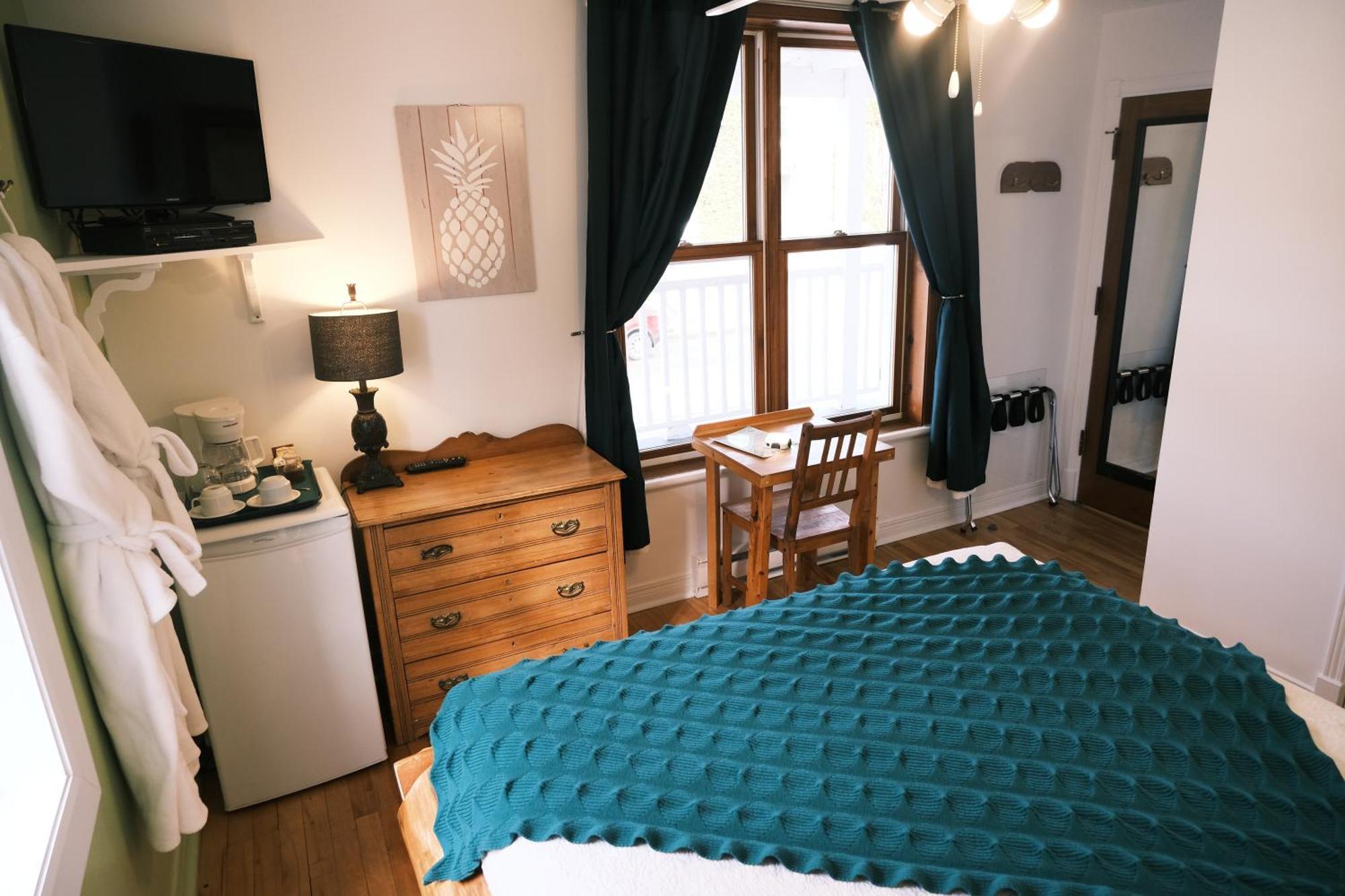 Bed and Breakfast Les Pinsons Des Rives La Malbaie Habitación foto
